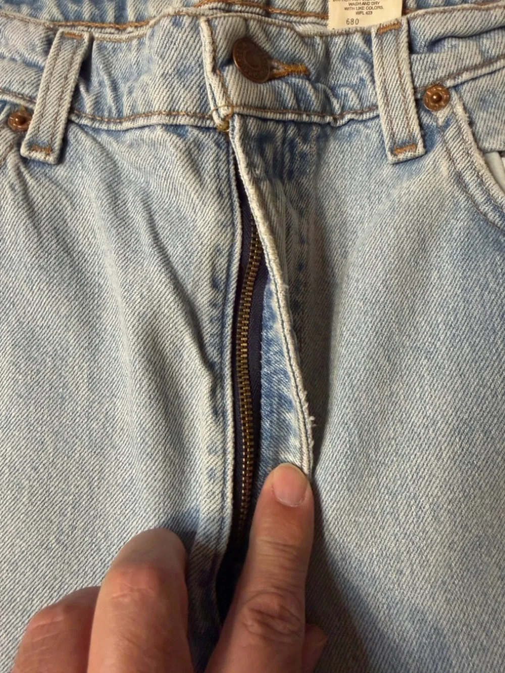 EUC Levi's 505 Men's Light Blue Denim Jeans Classic Straight Fit 38x30 (KB5)